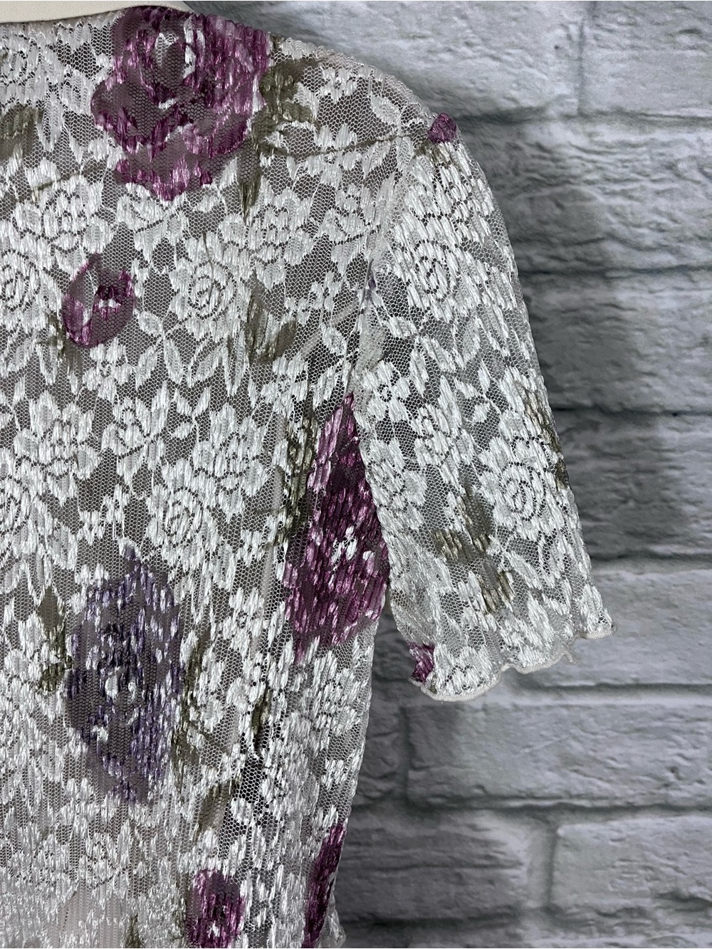 VTG 80’s 90’s Floral Sheer Lace Button Front Collared Lettuce Hem Crop Top - 8P - Picture 10 of 16